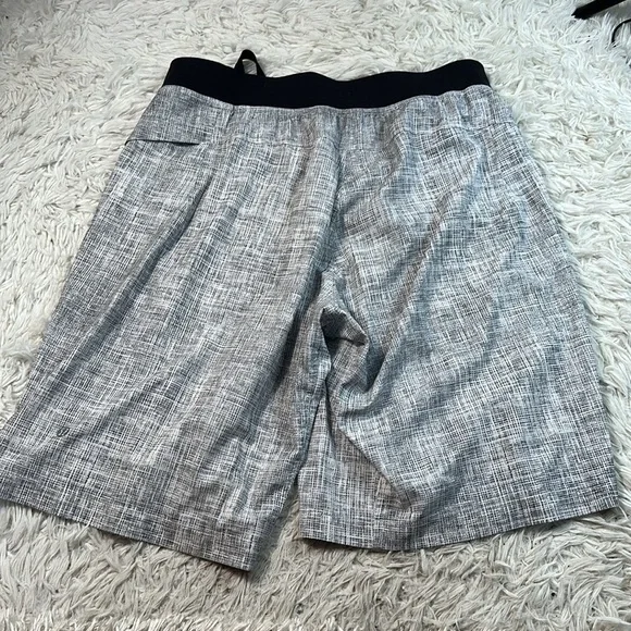 🔥$SALE$🔥 Lululemon Men's unlined Shorts - Picture 4 of 5